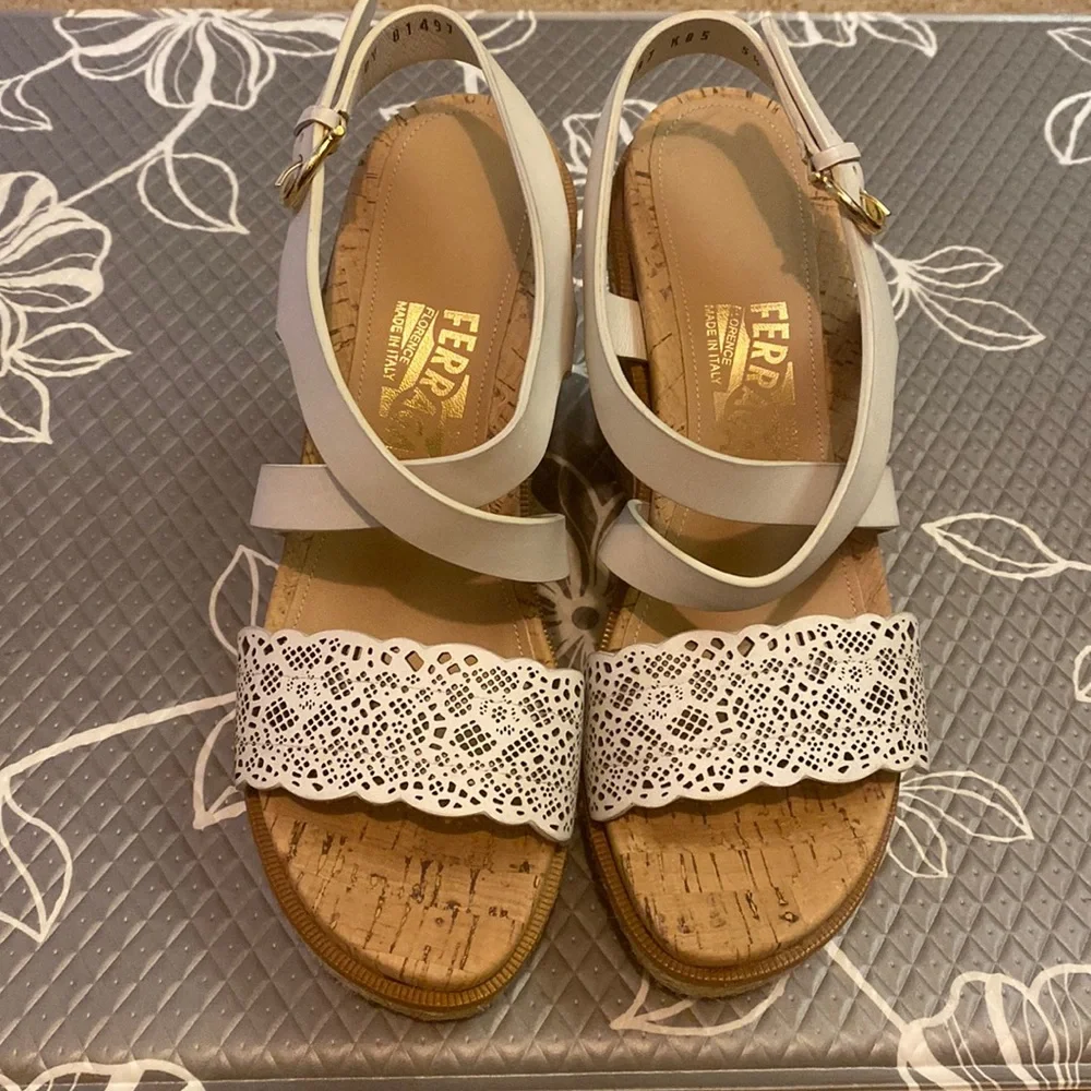 Brand new never wear, Salvatore Ferragamo Wedge